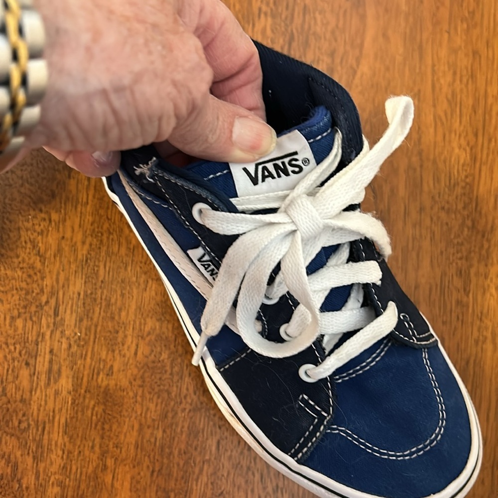 Youth Van’s Old Skool Low Top with Side Stripe and Sole Graphic - Picture 7 of 8